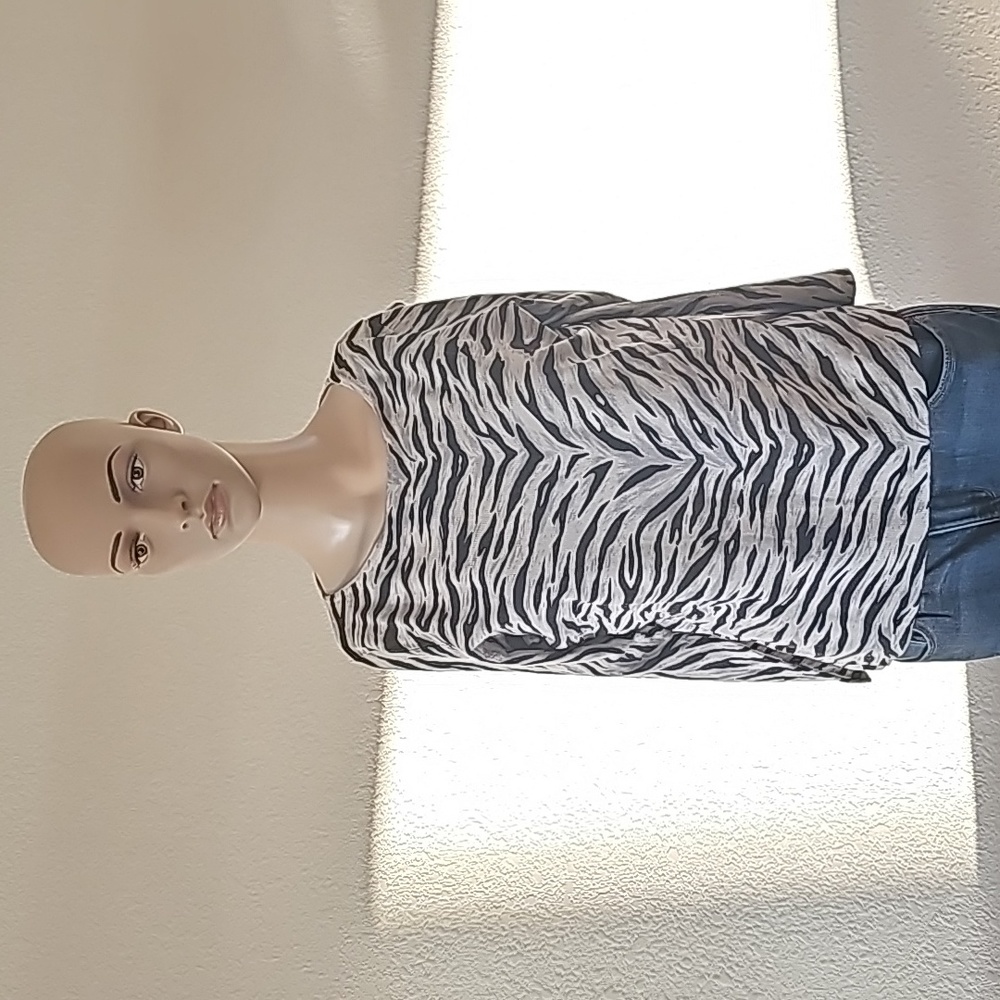 Jones New York Sweater Top Silk Exotic Zebra Top 3/4 Sleeves Size Small‎